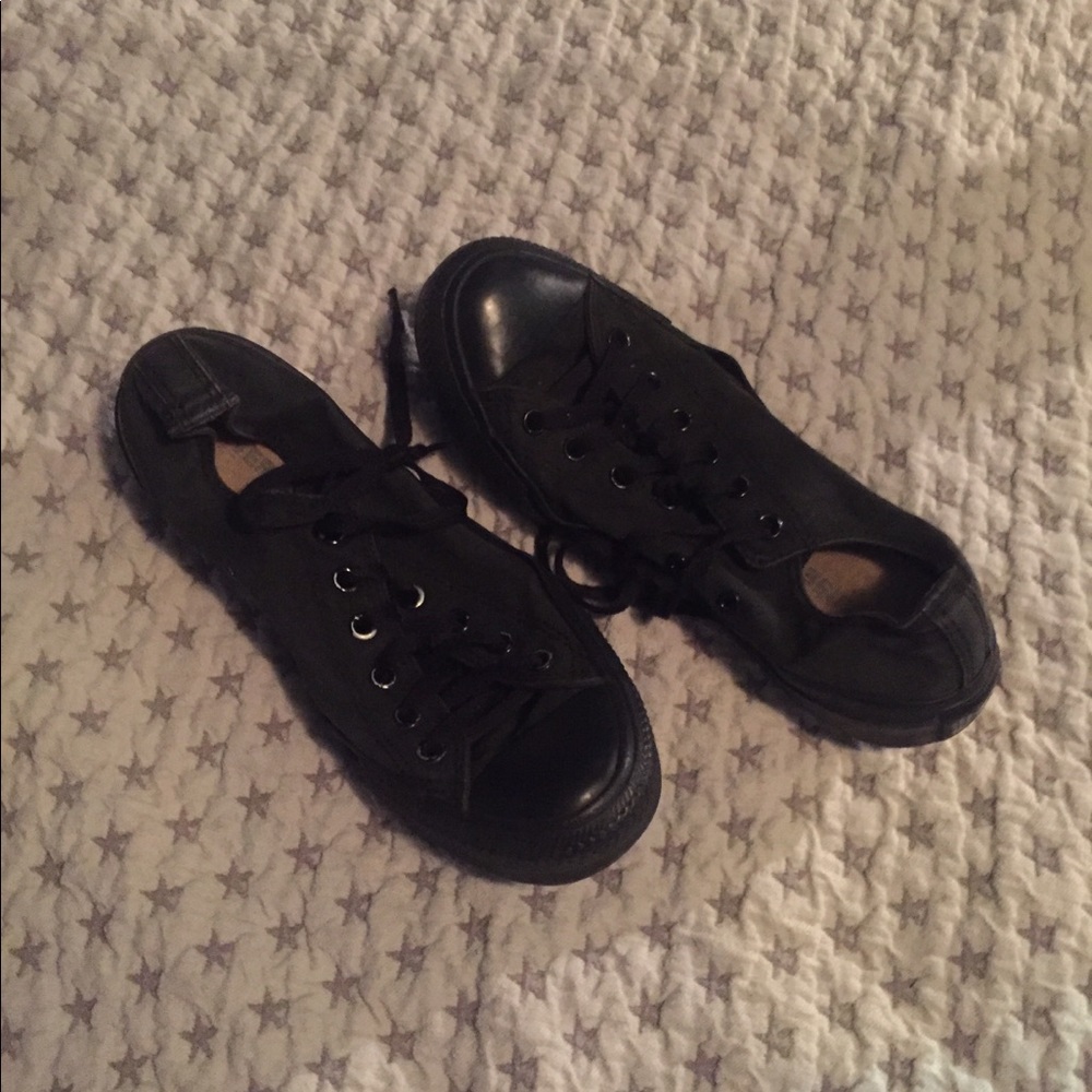 Black converse